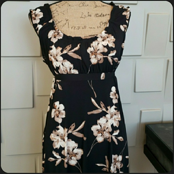 Axcess Dresses & Skirts - Axcess dress sundress black tan floral empire waist gathered neck Size Large